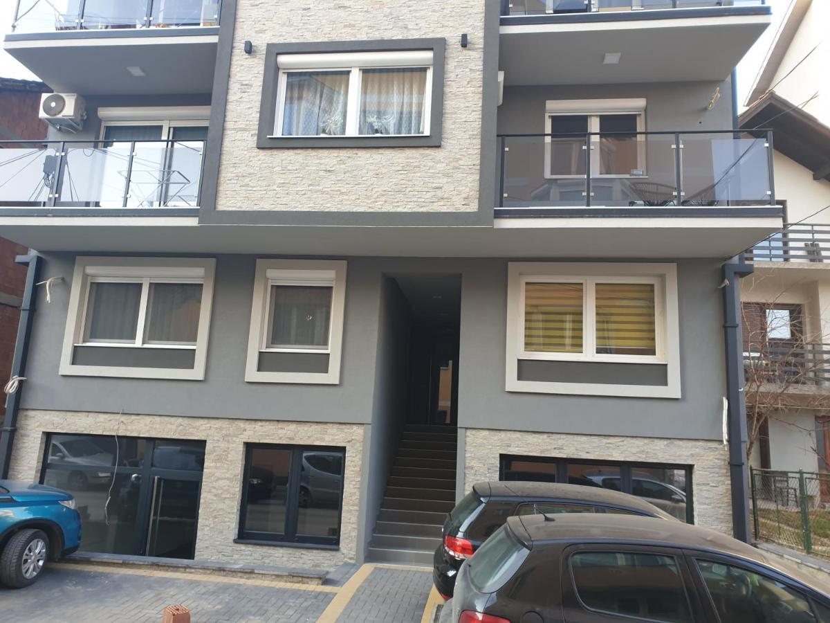 Elena Lux Apartamento Užice Exterior foto