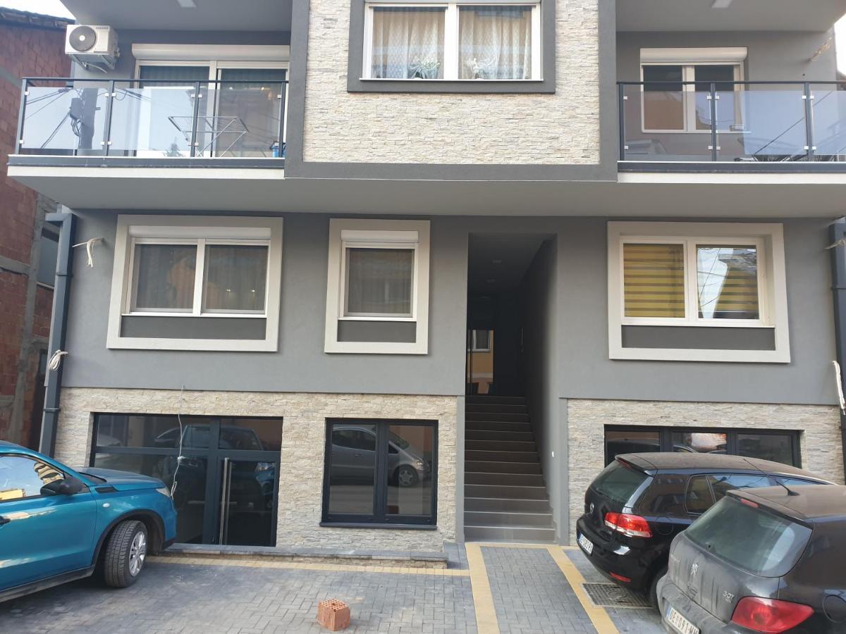 Elena Lux Apartamento Užice Exterior foto